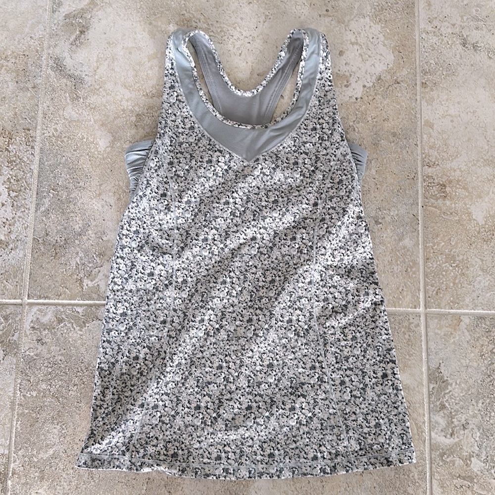 LULULEMON Tone it Tank Gray Floral cutout Size 6